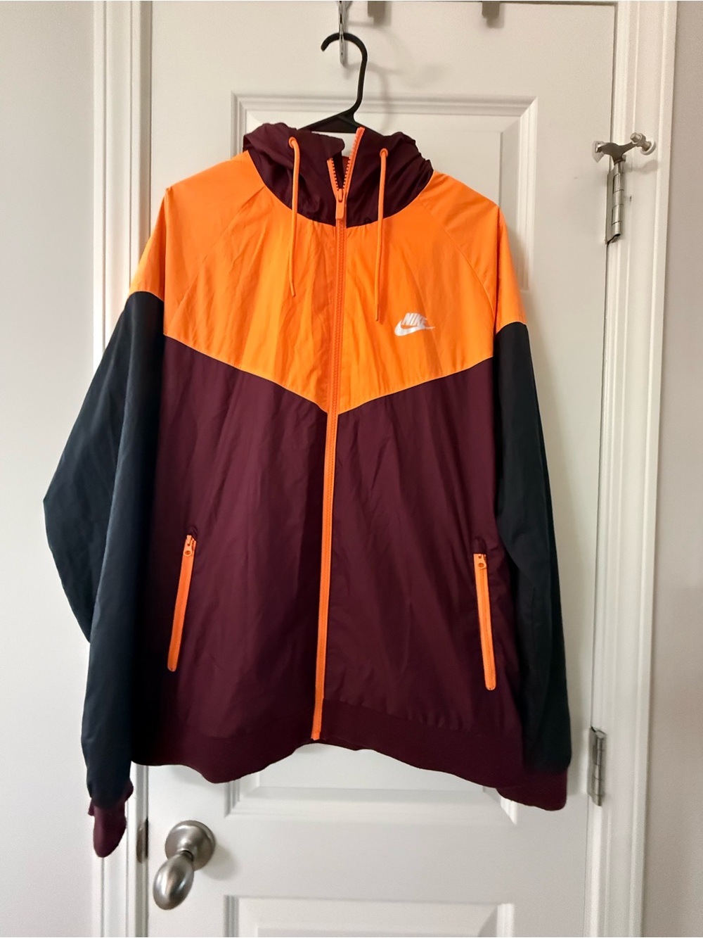 Nike Sportswear Windrunner Hooded Colorblock Jacket Orange/Burgundy Size Large